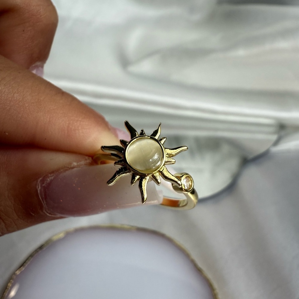 New! 18K plated gold Sunburst Pink Floral Stainless Steel Ring